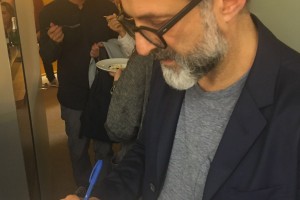 Massimo Bottura  firma per #pizzaUnesco