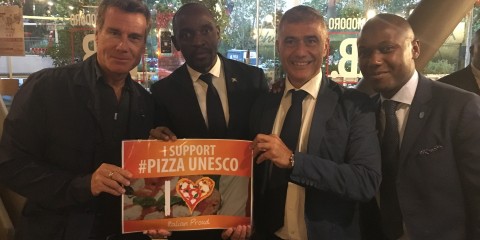 Alfonso Pecoraro Scanio e Jimmy Ghione con rappresentanti corpi diplomatici africani